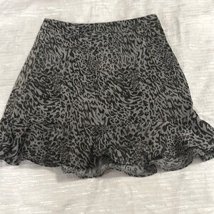 Forever 21 gray and black animal print satin skirt size xs